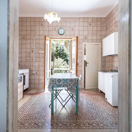 Lungomare Galilei Puglia On Line * غالّيبولي